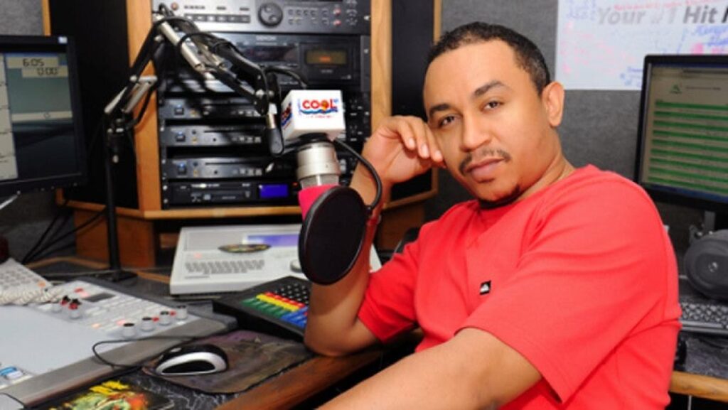 Daddy Freeze Exposes Fake Dollar Sprayers at Peller's wedding as he blames celebrities and Nollywood actors for spraying counterfeit dollars.