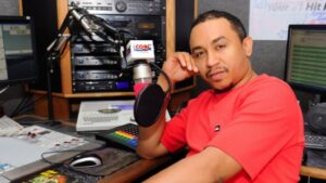 Daddy Freeze Exposes Fake Dollar Sprayers at Peller's wedding as he blames celebrities and Nollywood actors for spraying counterfeit dollars.
